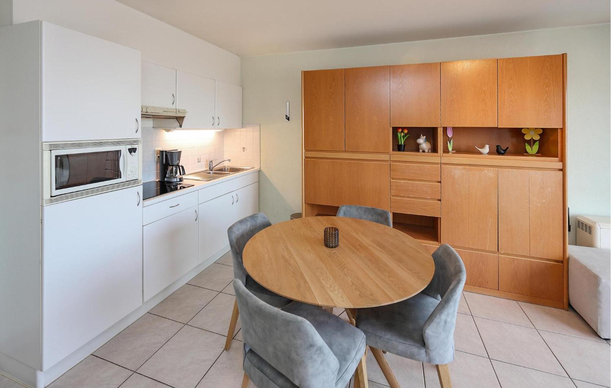Awesome Apartment In Oostende With House Sea View 외부 사진
